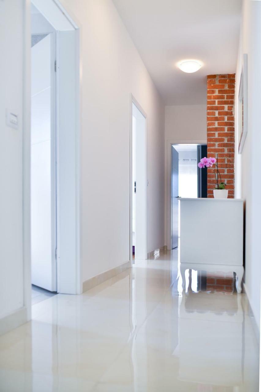 Apartman Space Ražanac Eksteriør bilde