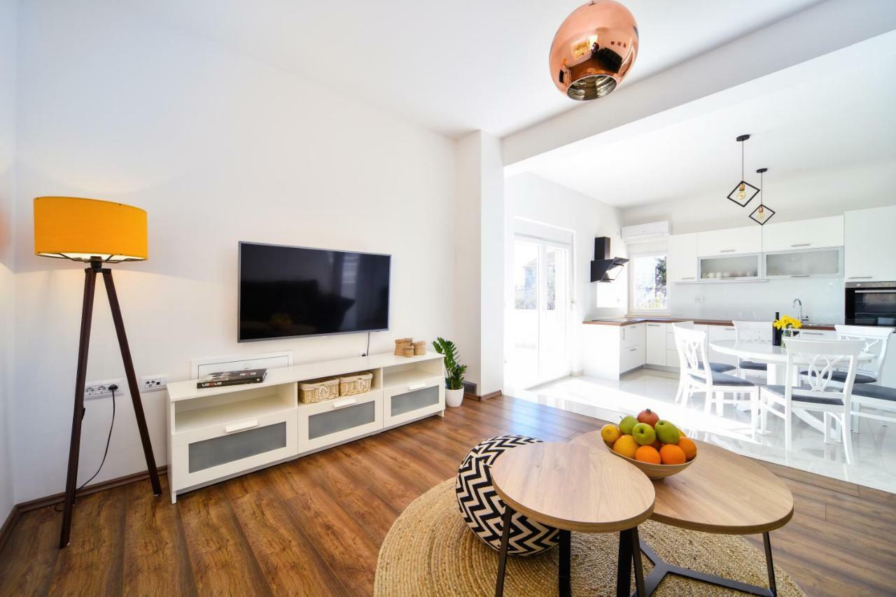 Apartman Space Ražanac Eksteriør bilde