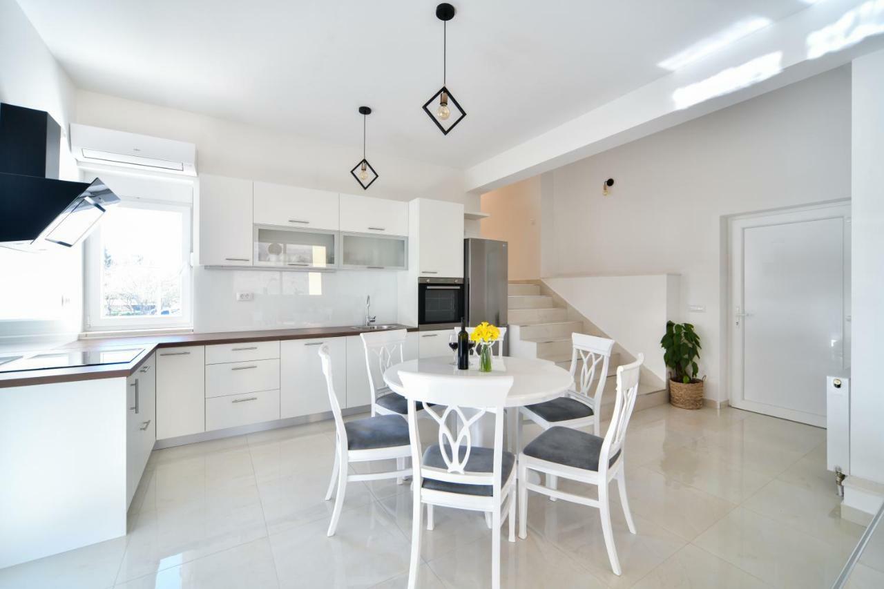 Apartman Space Ražanac Eksteriør bilde