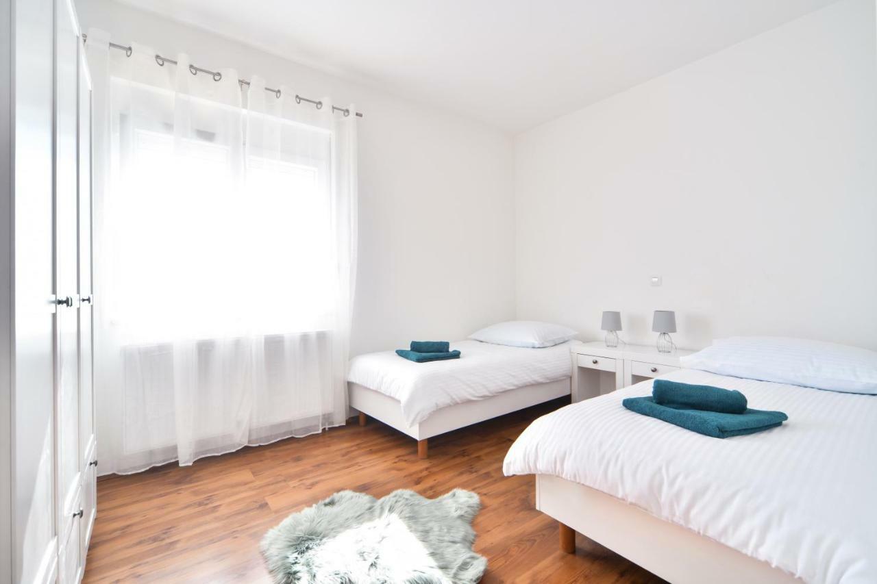 Apartman Space Ražanac Eksteriør bilde