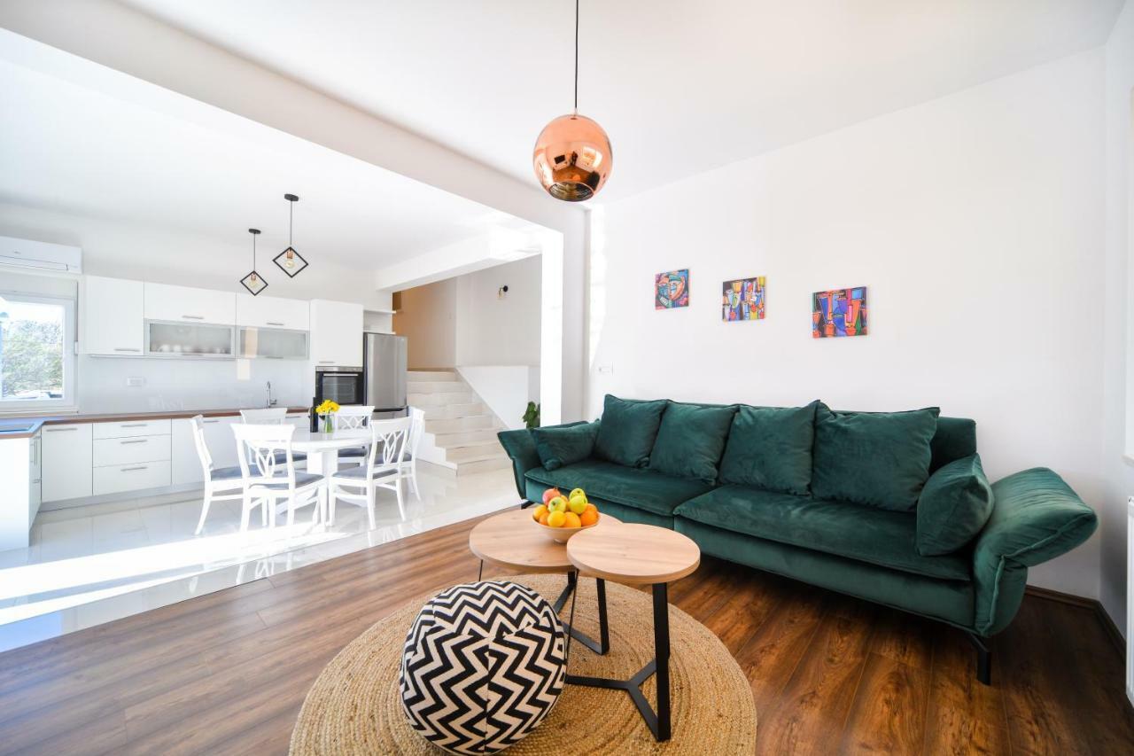 Apartman Space Ražanac Eksteriør bilde
